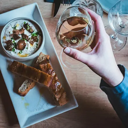 Готель Fahrenheit Seven 4*