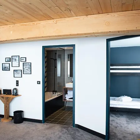 Fahrenheit Seven Hotel 4*