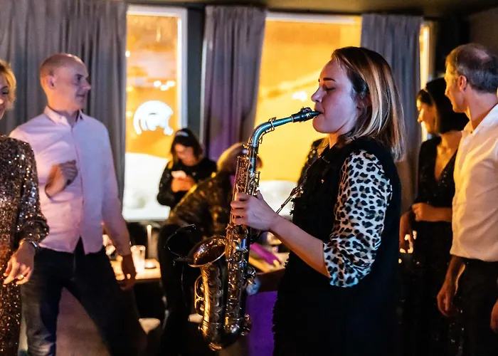 Готель Fahrenheit Seven 4*