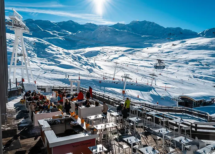 Fahrenheit Seven Готель