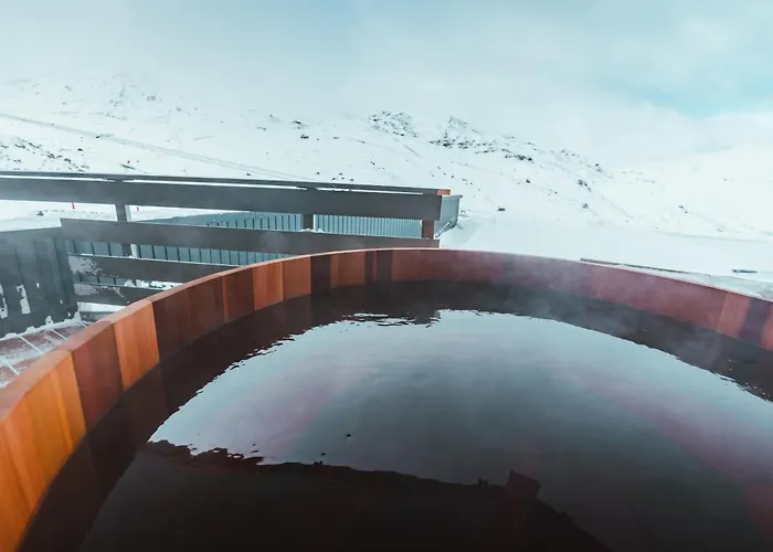 Fahrenheit Seven Готель