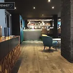Отель Fahrenheit Seven