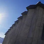 Отель Fahrenheit Seven Валь-Торанс