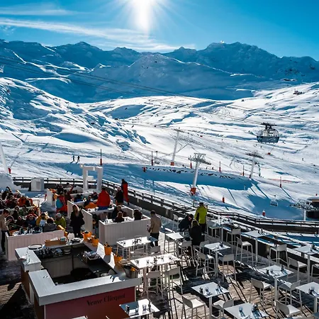 Fahrenheit Seven Hotel