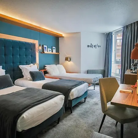 Fahrenheit Seven Hotel 4*