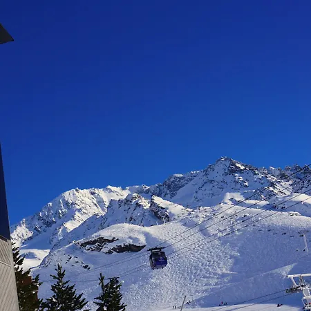 Fahrenheit Seven Hotel