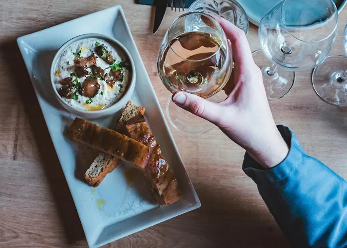 فندق Fahrenheit Seven 4*