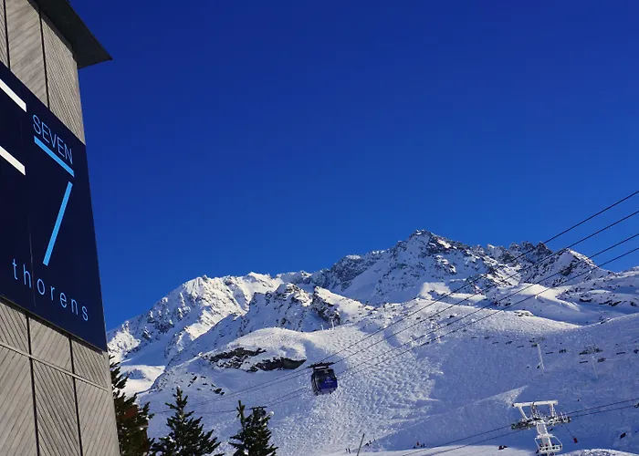 Fahrenheit Seven Hotel