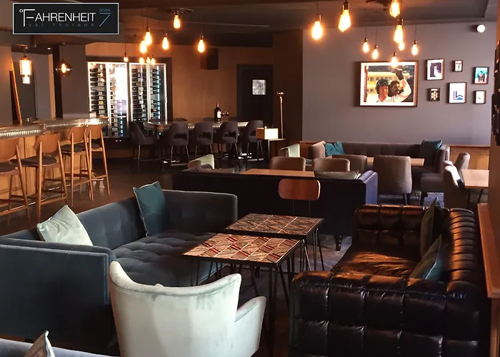 Fahrenheit Seven فندق فال تورُن